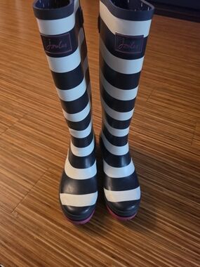 Joules Blue & White Striped Rain Boots with Pink Sole Size 10